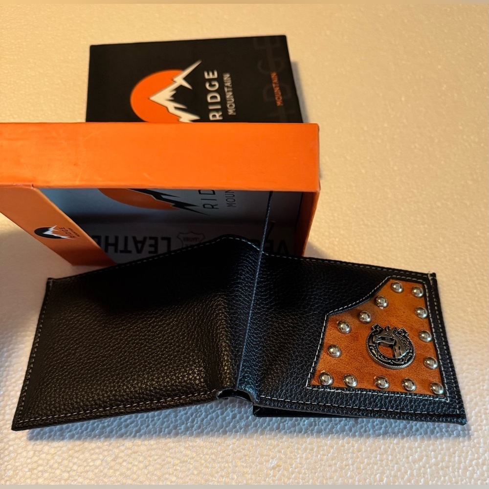 Black and Brown Leather Wallet - Picture 4 of 5